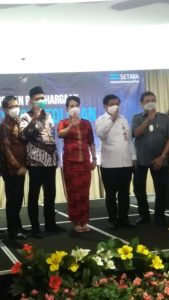 Loncing dan Penghargaan Indek kota Toleran Awerd 2021 Bersama ibu Walikota Singkawang