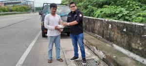 Giat Rutin Jumat Berkah FWJI Korwil Jakarta Barat Bagikan Makanan Siap Saji Di Tiga Lokasi