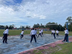 Jam Komandan Lanal Bintan Di Tengah Lapangan