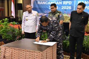 Wadan Lantamal XII Hadiri Acara Konsultasi Publik Rancangan RPD Tahun 2024-2026 dan Ranwal RKPD Tahun 2024 Provinsi Kalbar