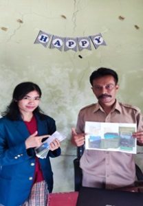 Tidak Memiliki Jalur Evakuasi, Mahasiswa KKN Lakukan Pemasangan Tanda Rawan Longsor di Desa Gapura