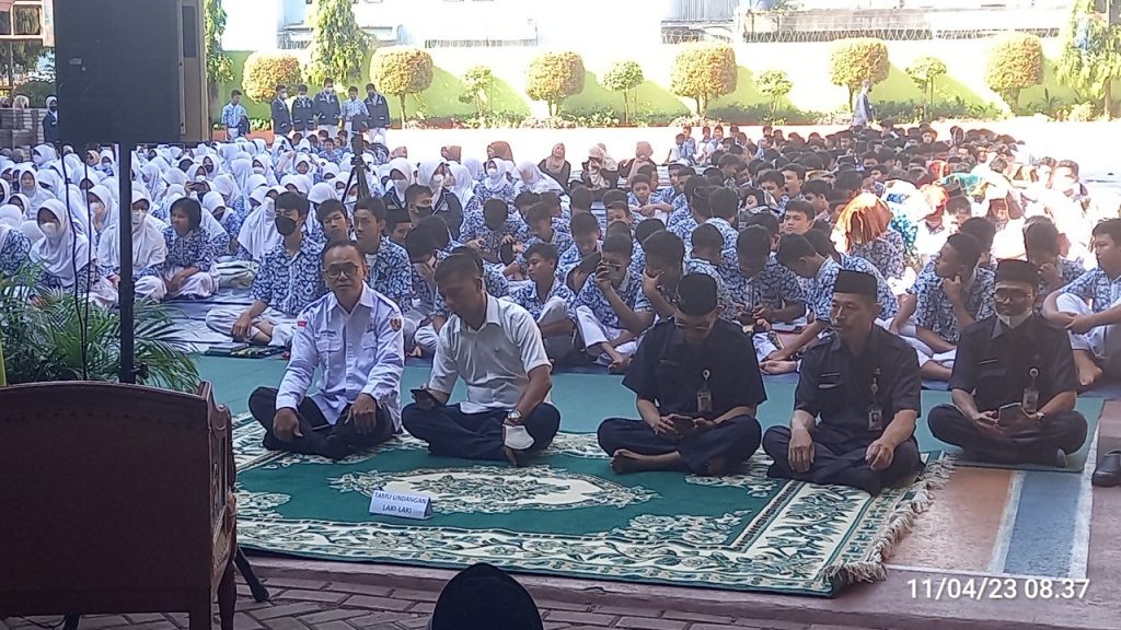 SEMARAKKAN RAMADHAN, SMPN 184 JAKARTA HADIRKAN UMMI PIPIK DIAN IRAWATI