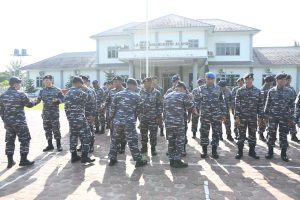 Lanal TBA Gelar Apel Khusus dan Halal Bihalal Idul Fitri 1444 H/2023 M Bersama Prajurit dan PNS Lanal TBA