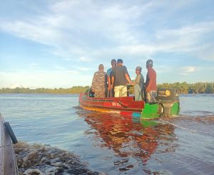 Gerak Cepat, Lanal Dumai Beserta Jajaran Laksanakan SAR Kapal Tenggelam Di Perairan Teluk Pinang Kuala Gaung Kabupaten Inhil Riau