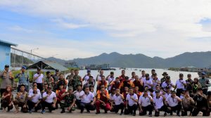 Jaga Kelestarian Lingkungan Maritim, Lanal Tarempa Bersama Satuan TNI-Polri dan Pramuka di Kepulauan Anambas Tanam Mangrove Secara Massal