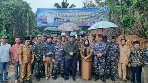 Peninjauan Kegiatan Pembinaan Potensi Maritim Karya Bakti Lanal Bengkulu