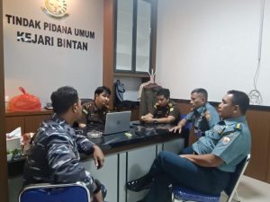Lanal Bintan Lakukan Pelimpahan Berkas Perkara Kapal CB Pioner 88 Ke Kejari Bintan