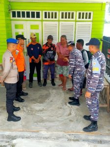 Sempat Hilang Karena Mesin Perahu Rusak, Nelayan Berhasil Ditemukan Tim SAR Lanal Simeulue Dengan Selamat