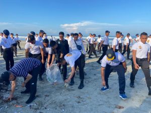 Gerakan Bersih Pantai, “Mari Bersama Menjaga Kelestarian Pesisir”
