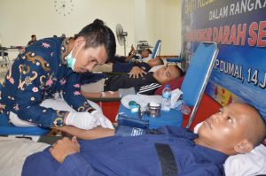 TNI AL Lanal Dumai Gelar Bakti Kesehatan Dalam Rangka Hari Donor Darah Sedunia Tahun 2023