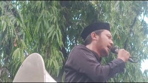 Aksi Damai Digelar Oleh Komunitas Anti Mafia Tanah (Komat) Untuk Memperjuangkan Nilai Keadilan Dalam Persidangan Sutrisno