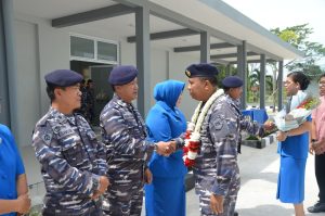 Pangkalan TNI AL Dumai Gelar Acara Tradisi dan Pengantar Tugas Kolonel Laut (P) Stanley Lekahena Beserta Ny. Sandra Stanley