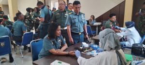 Komandan Beserta Prajurit Lanal Bandung Ikuti Donor Darah Dalam Rangka HUT POM Corp Polisi Militer Angkatan Darat ke-77 Tahun 2023