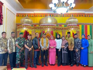 Danlanal Simeulue Hadiri Penyambutan dan Peusijuek Pejabat Baru Kapolres Simeulue