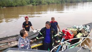 KLM Jaya Mulia Sakti Terbakar, Kapal Patroli Lebang Pos TNI AL Bengkalis dan Babinpotmar Tanjung Buton Bantu Evakuasi dan Pengamanan