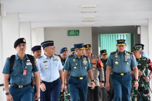Komandan Lantamal I Sambut Kedatangan Presiden RI dan Panglima TNI Dalam Rangka Kunjungan Kerja di Provinsi Sumatera Utara