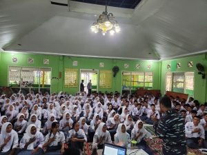 Sosialisasi Pembelajaran Revolusioner Dengan Memaksimalkan Potensi Otak Bagi Siswa Siswi SMAN 7 Kota Bengkulu Oleh Paban VI Spotmaral