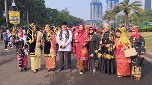 Parade Nusantara Bundo Kanduang Penuhi Monumen Nasional