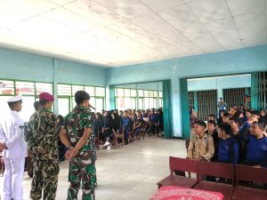 Tumbuhkan Semangat Generasi Muda, Lanal Bengkulu Sosialisasikan Wawasan Bela Negara dan Pendaftaran TNI AL di Pulau Terluar Enggano