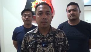 Tim gabungan Jatanras dan resmob Polres Metro Jakarta Barat berhasil meringkus komplotan spesialisasi pelaku pencurian mobil box pada Minggu dini hari, 3/9/2023.