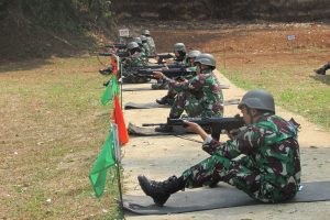 Tingkatkan Profesionalisme, Prajurit Lanal Bandung Gelar Latihan Menembak dan Renang Militer Pada Uji Trampil Glagaspur P1 dan P2