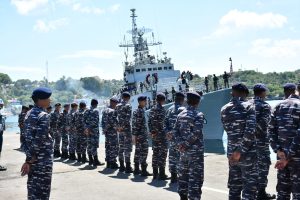 KRI Cut Nyak Dien-375 Dukung Tim Kas Keliling Kepulauan 3T Ekspedisi Rupiah Berdaulat Tahun 2023 di Wilayah Aceh