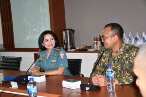 Komandan Lanal Bandung Wakili Gubernur AAL Buka Lattek Senjata Elektronika Taruna AAL Korps Elektronika Angkatan 69 di PT. LEN