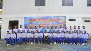 Olahraga Bersama Dalam Rangka HUT Ke-61 Korps Wanita Angkatan Laut di Lanal Tarempa