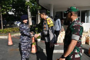 Komandan Lanal Bandung Hadiri Apel Gelar Pasukan Operasi Kepolisian Terpusat “Lilin Lodaya 2023” 