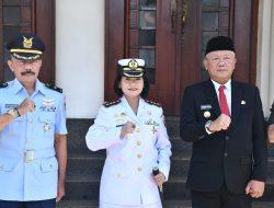 Dalam Rangka Hari Bandung Lautan Api Ke-78 Tahun 2024, Komandan Beserta Prajurit Lanal Bandung Hadiri Upacara dan Ziarah di TMPN Cikutra Bandung