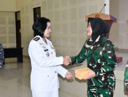Komandan Lanal Bandung Pimpin Apel Bersama Wanita TNI Tahun 2024 Wilayah Bandung