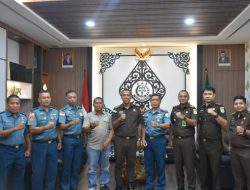 KOMANDAN LANAL BINTAN LAKSANAKAN COURTESY CALL (CC) KE KEJARI BINTAN