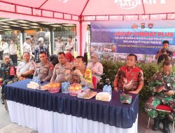 Jum’at Curhat Plus Kapolres Metro Jakarta Pusat Dalam Rangkaian Pelayanan Bulan Bakti Polri Presisi Bersama Warga di Stasiun Pasar Senen