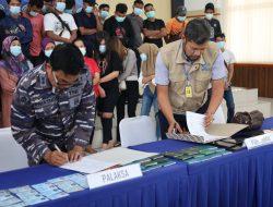 Tim F1QR Pangkalan TNI AL Dumai Amankan 42 Orang PMI Non Prosedural Dari Malaysia*