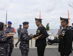 Kado dan Surprise dari Prajurit Lanal Tarempa Untuk Polres Kabupaten Kepulauan Anambas