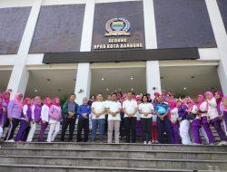 Jalin Tali Silaturahmi, Komandan Lanal Bandung Hadiri Undangan Coffee Morning dan Olahraga Bersama Pimpong Fun DPRD Kota Bandung
