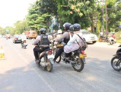 Aksi Heroik Bripka Wahyu, Dorong Motor Mogok di Jalan H. Juanda Bekasi