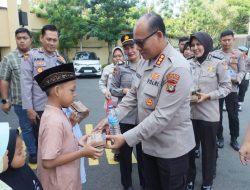 Jakut Beri Santunan & Makan Siang Gratis bagi Anak Yatim