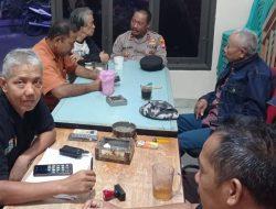 Polsek Koja Gelar Jumat Curhat bersama Warga di Pos Satkamling RW 05 Kelurahan Rawa Badak Selatan