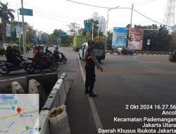 Anggota Samapta Polsek Pademangan melaksanakan Gatur Lalin Sore hari
