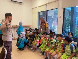 Polsek Metro Penjaringan Gelar Program Polisi Sahabat Anak, Kenalkan Tugas Polisi dan Keselamatan Berlalu Lintas kepada Anak-Anak PAUD