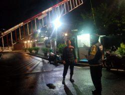 Melalui Cooling System, Bhabinkamtibmas Gondangdia Sambang Pos Satkamling Rt 04 Rw 02 Jalan Sawo Menteng