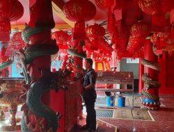Polsektro Tanah Abang Hadir Berikan Rasa Aman Dan Nyaman Perayaan Imlek 2576 Di Vihara Hian Thian Siang Tee Bio