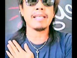 Artis Ibu Kota Ian Kasela(Vokalis Band Radja) Mengucapkan Selamat bertugas  Kepolisian Republik indonesia Menjelang Natal Dan Tahun Baru 2025