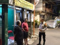 Sambang Ke Poskamling Bhabinkamtibmas Cempaka Putih Timur Sampaikan Imbauan Kamtibmas
