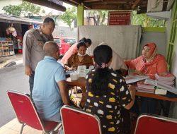 Bhabinkamtibmas Kenari Monitoring Posyandu Balita dan Lansia