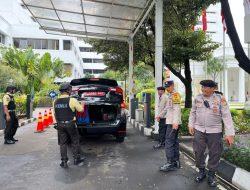 Berikan Imbauan Kamtibmas Di objek Vital Kemenlu RI , Samapta Polsek Senen Giatkan Patroli