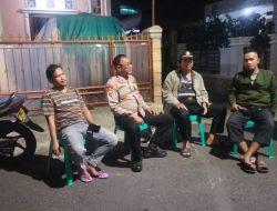 Patroli Pemukiman Bhabinkamtibmas Johar Baru Sambang Ke Pos Kamling RW 04