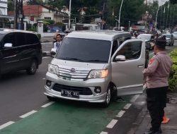 Pelayanan Pagi Hari Kapolsubsektor Cut Mutia Pengaturan Lalu Lintas Di Jalan Menteng Raya