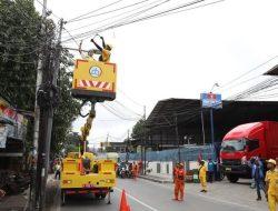 Relokasi Kabel Udara Internet di Jakarta Utara